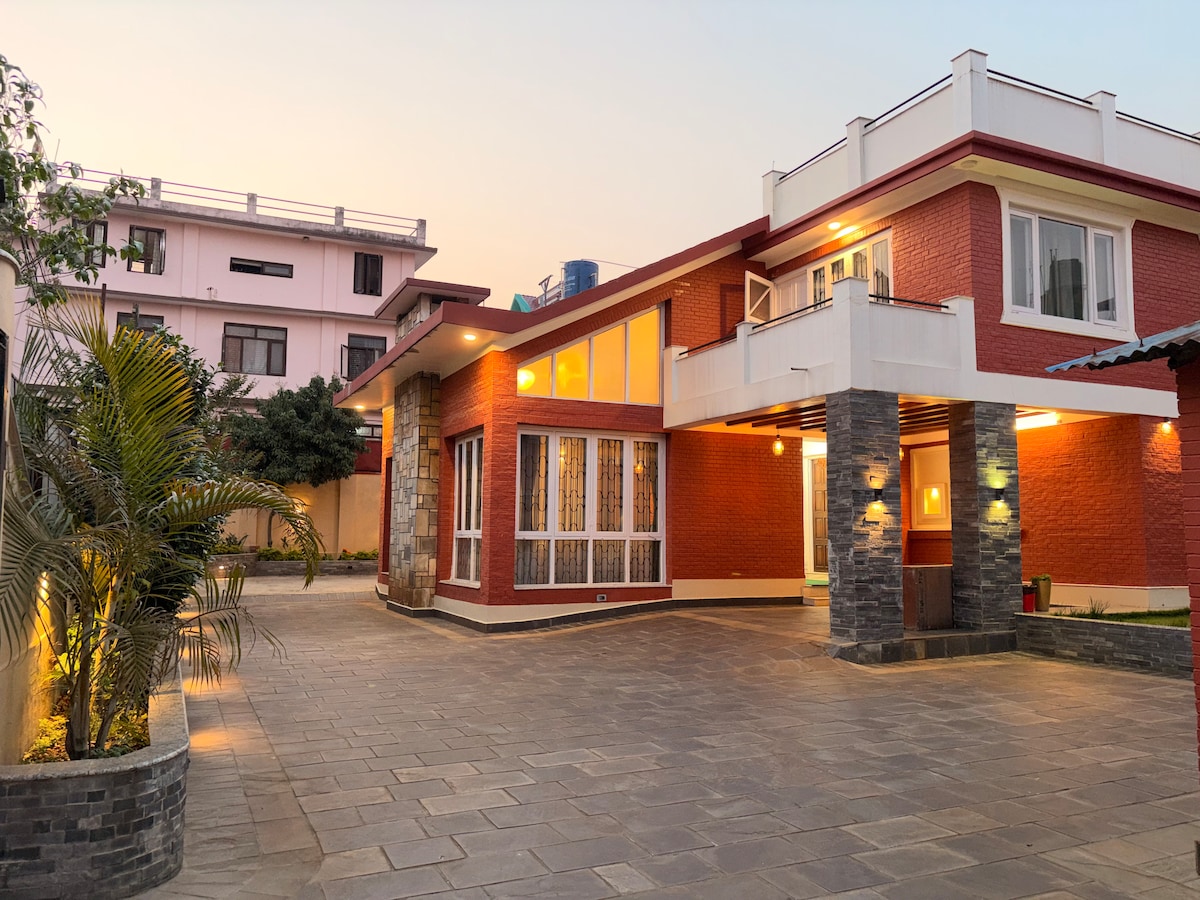 Entire 4BR Villa | Garden, Parking, Kitchen — photo