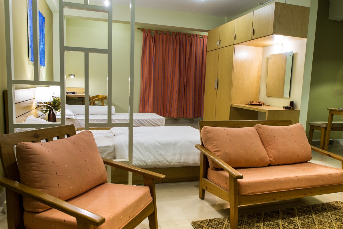 Studio 103 - URBAN RETREAT STUDIO APARTMENT — photo