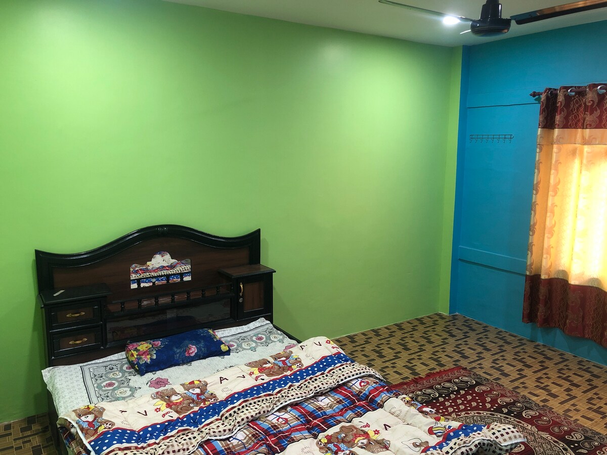 Elegance abound indulgent beckon — photo