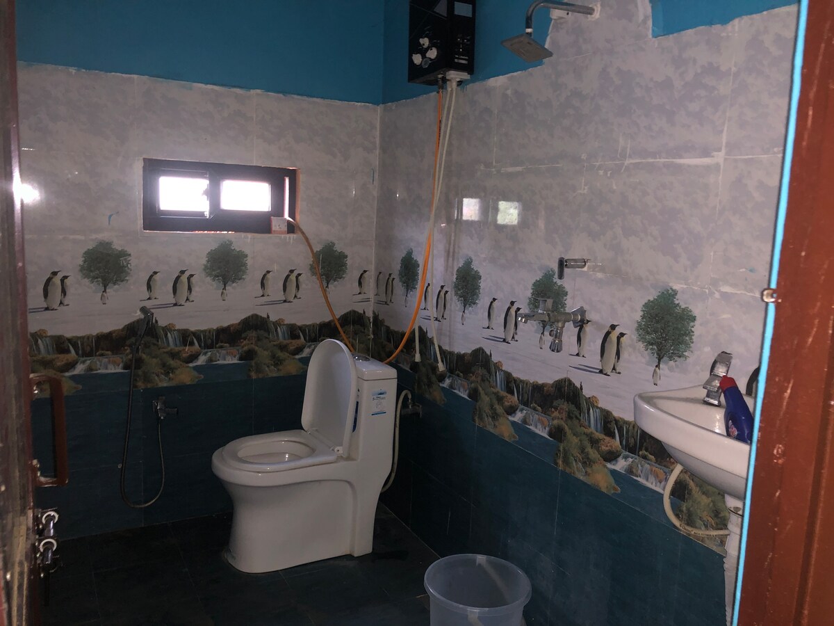 Elegance abound indulgent beckon — photo