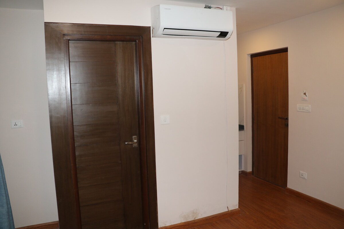 Modern Two Bedroom Apartment at Thamel Kathmandu — photo