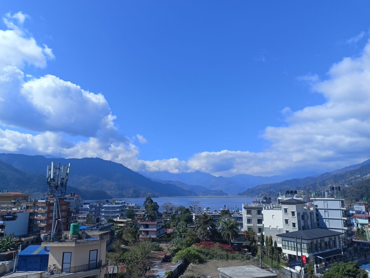 Apartment D1 (studio apartment, lake view balcony) — photo