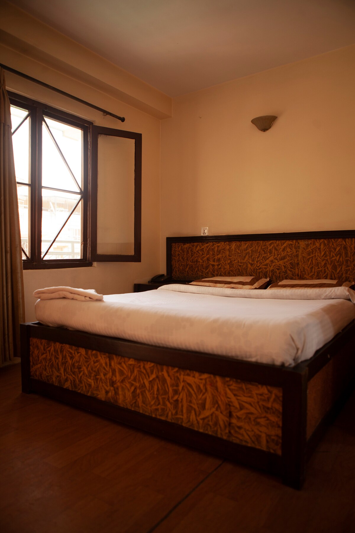 Urban Couple Standard — photo