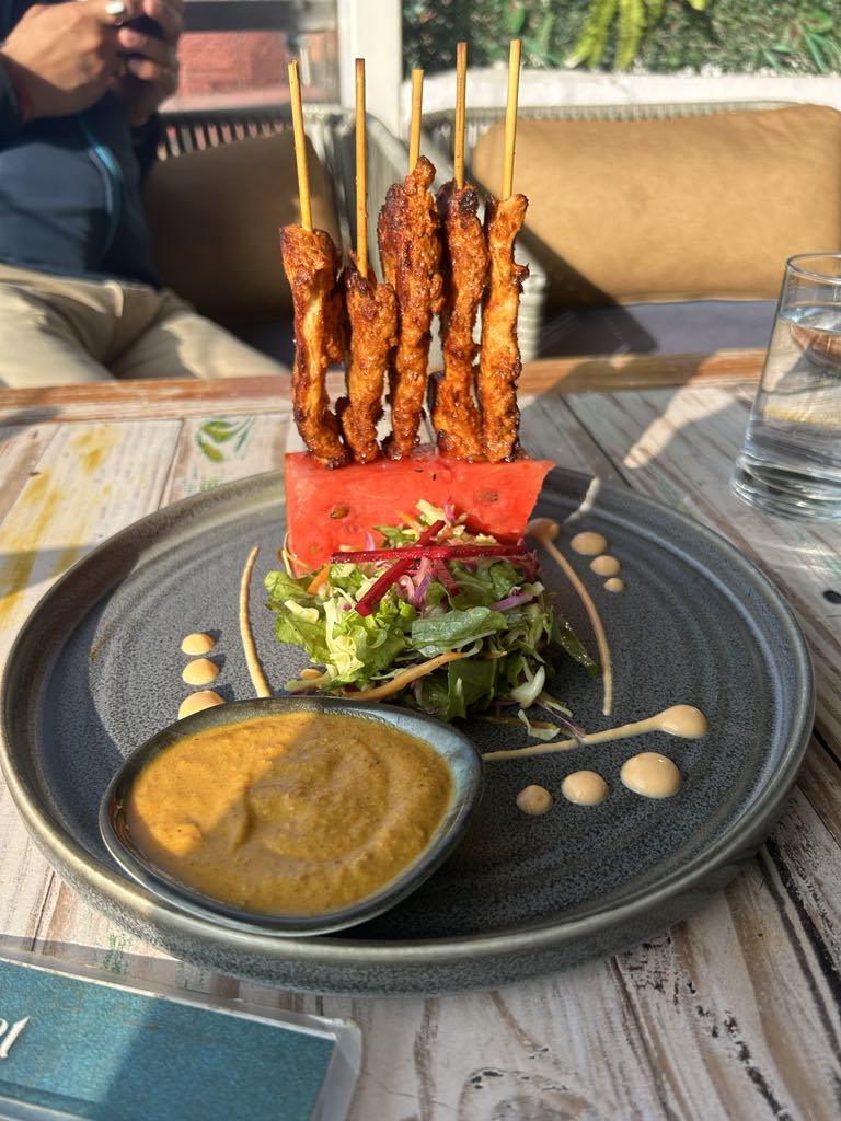 Himalaya Sunrise Views | Cosy Resort Retreat — photo