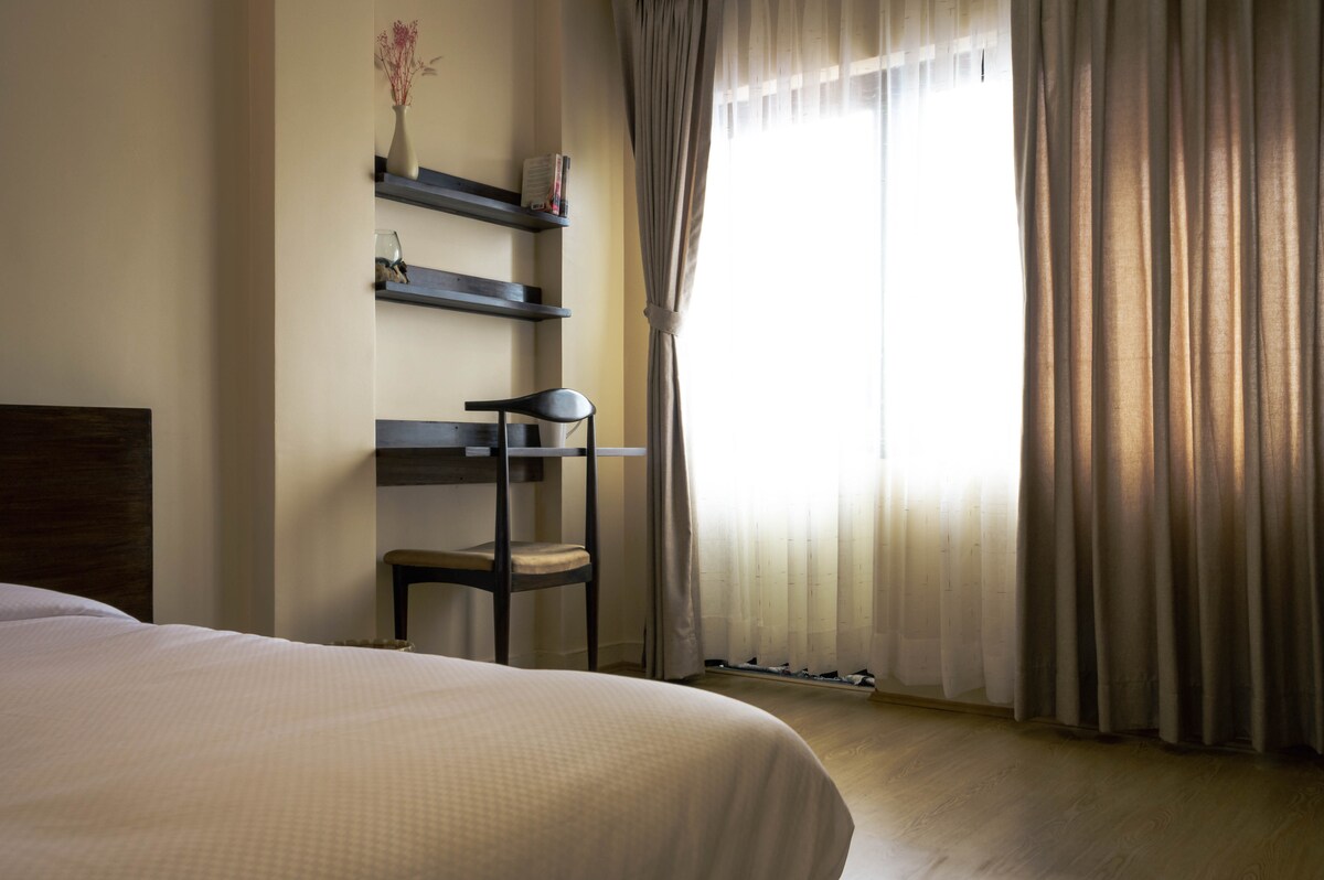 Bright Private Room in Kathmandu | Mathi Ghar — photo