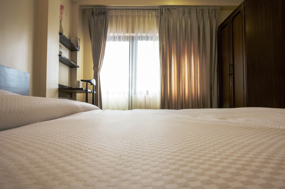 Bright Private Room in Kathmandu | Mathi Ghar — photo