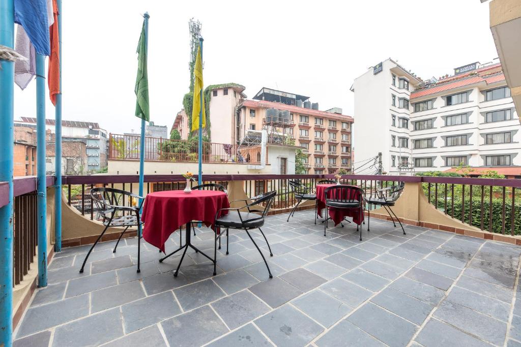 Twin room with balcony — photo