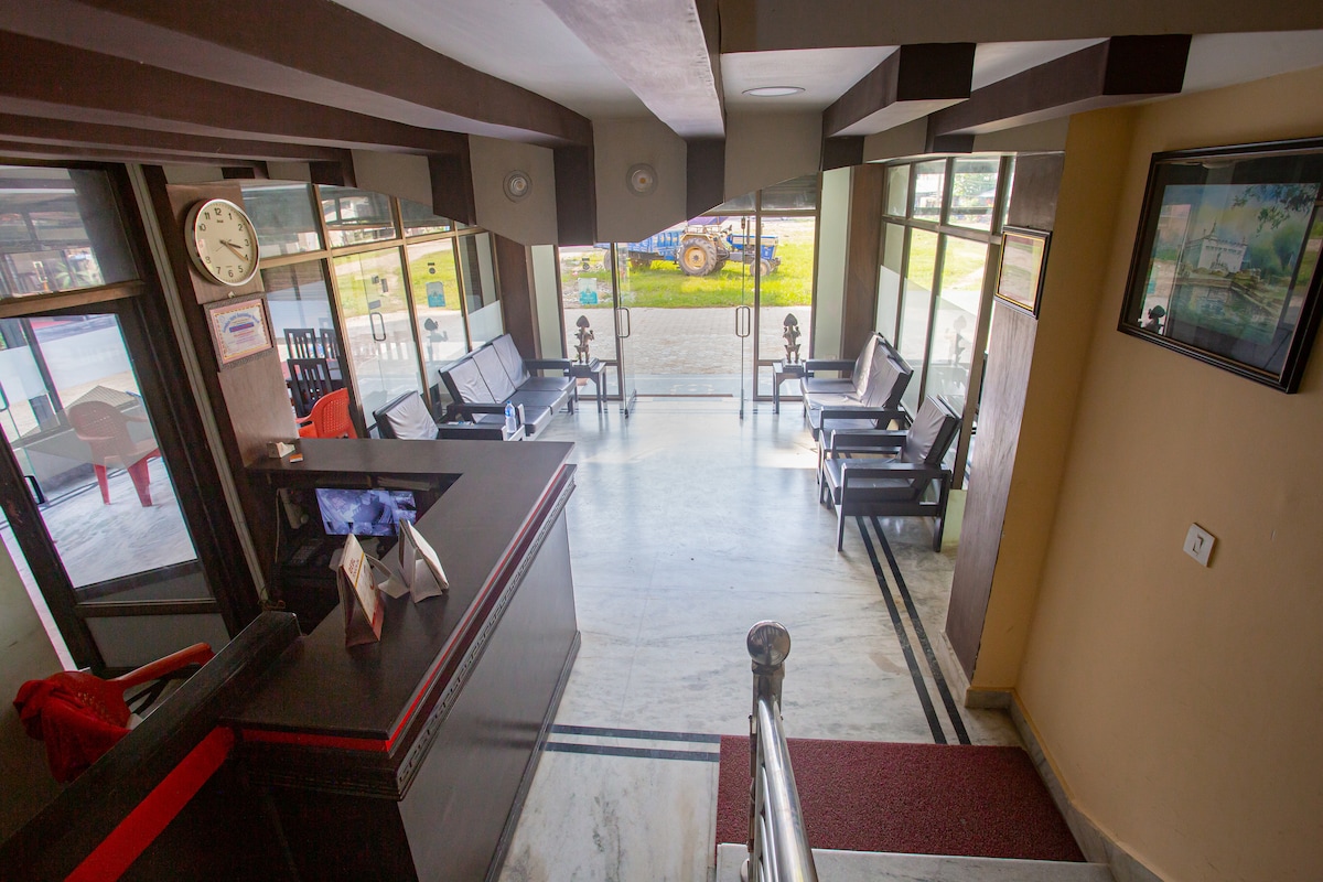 Double or Twin room at Hotel Aadarsha Inn — photo