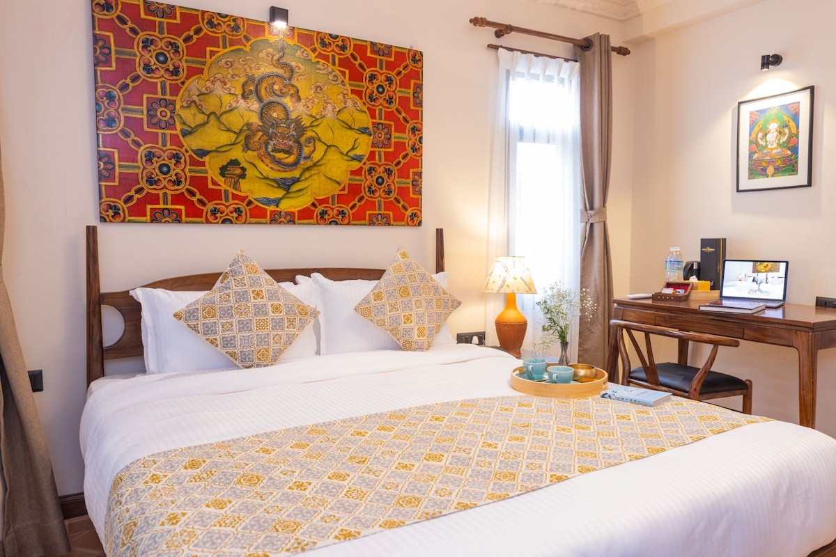 SUPER HOST | Superior Queen Bed with Breakfast!