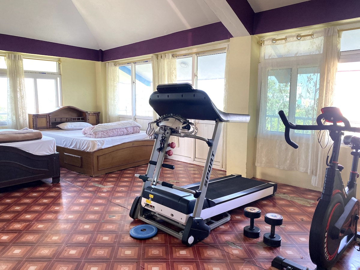 Spacious Open-Space B&B in Sauraha -Sleeps Up to 6