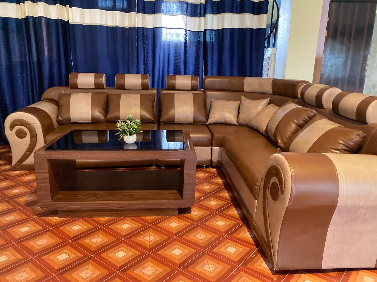 Spacious Open-Space B&B in Sauraha -Sleeps Up to 6 — photo