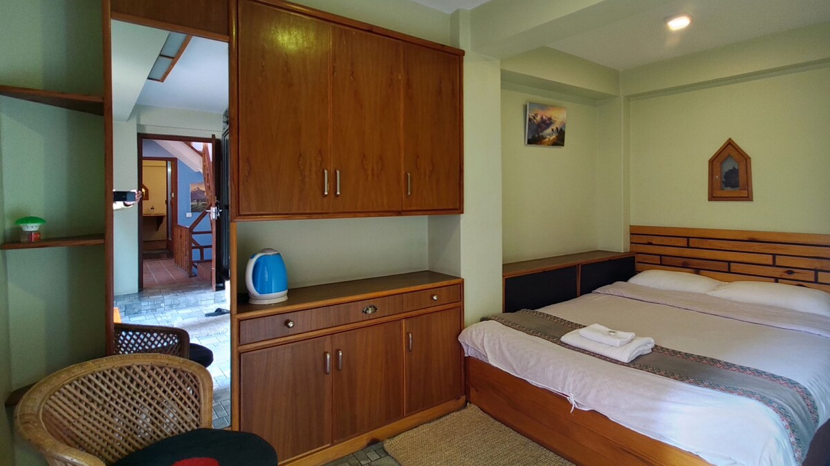 Vintage Legacy Chamber with shared kitchen — photo