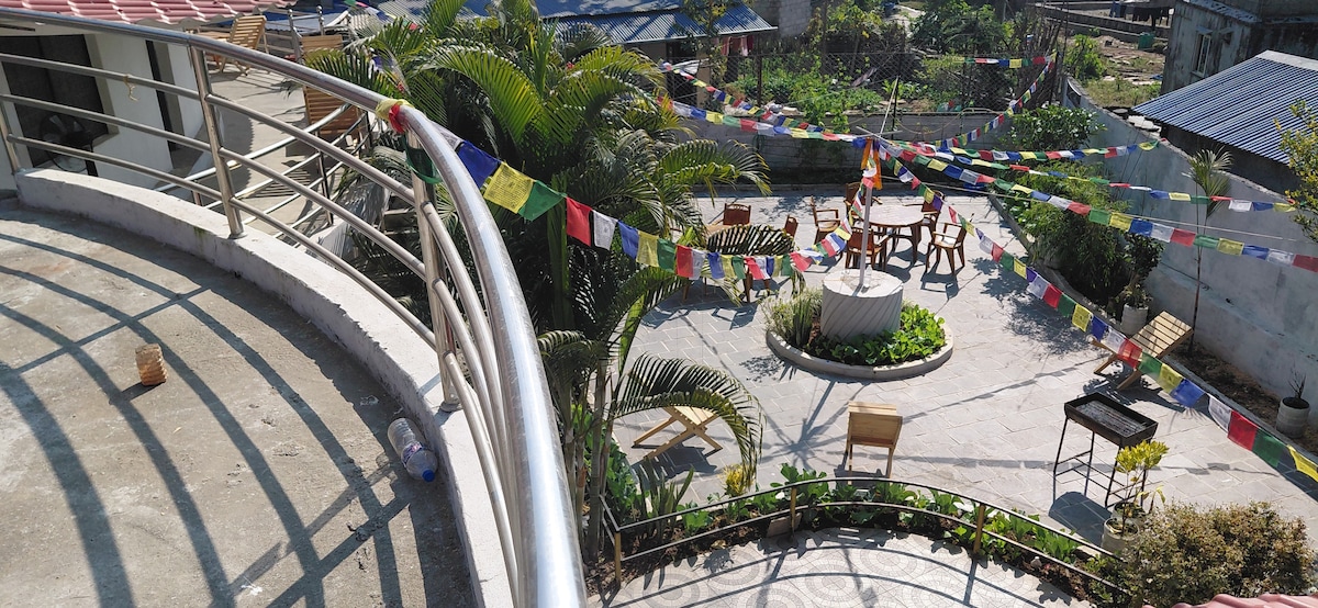 Family Room : Parents and a child can fit in it.