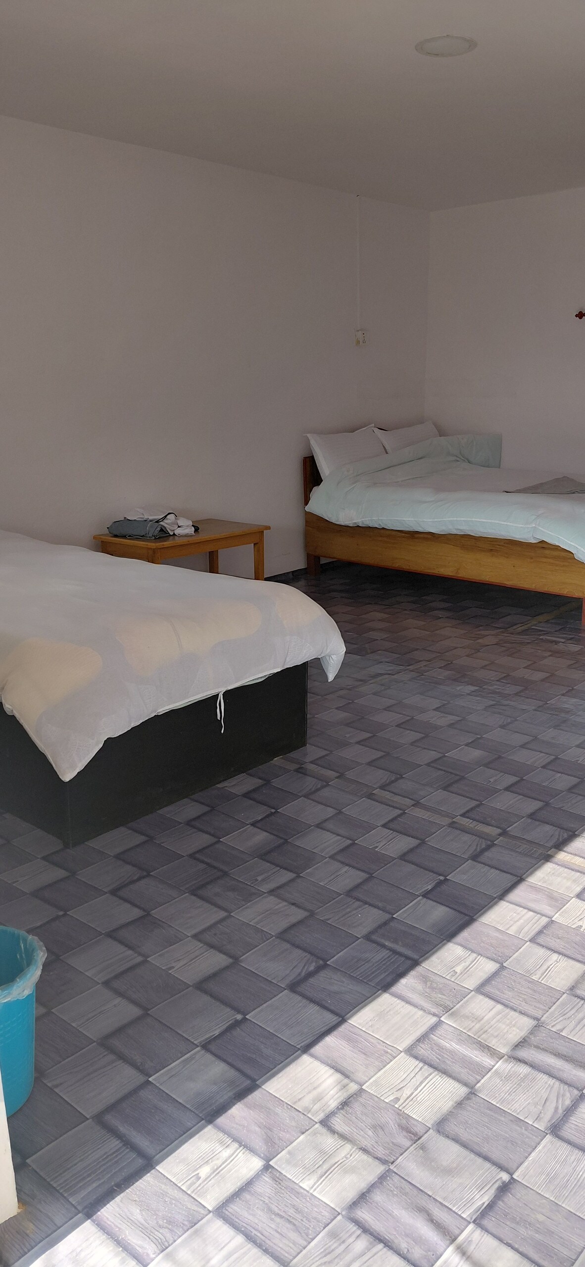 Family Room : Parents and a child can fit in it. — photo