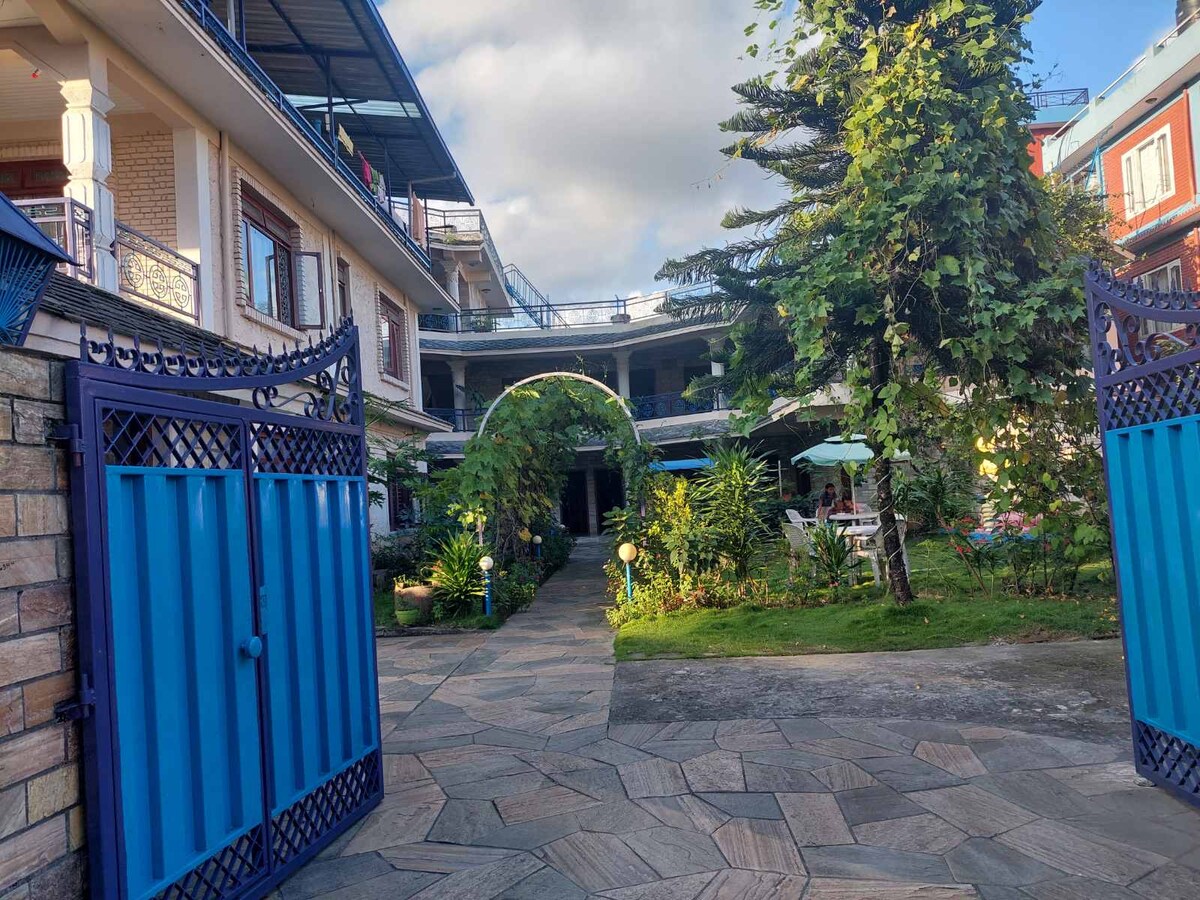 Evokes a sense of comfort and reflects its unique.