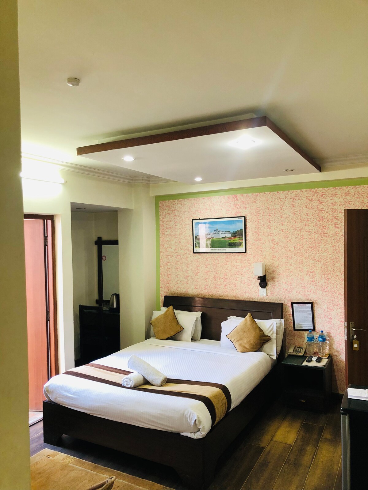 Thamel Hotel/Nepal /King Bed Room — photo