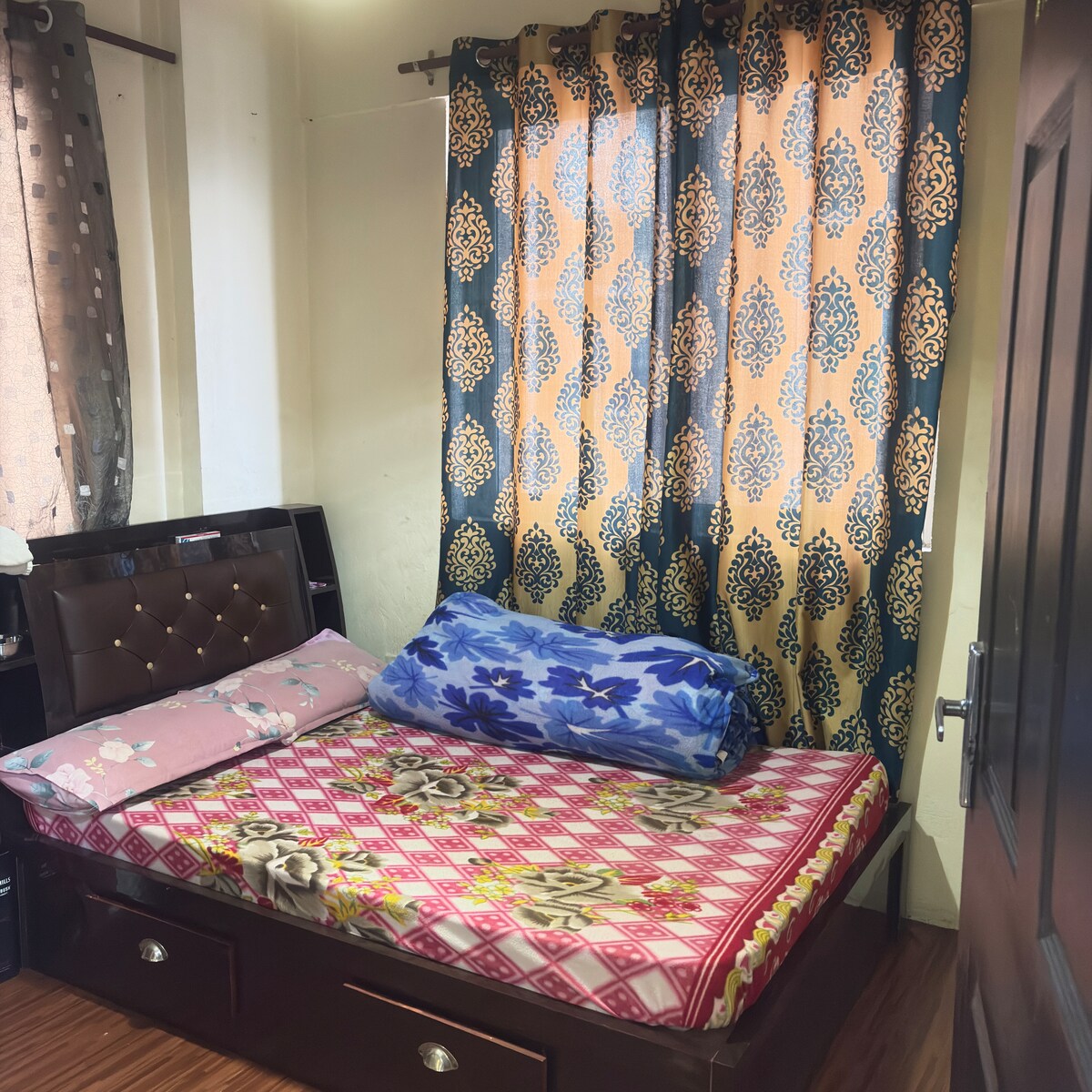 Cam and peaceful area. Friendly atmosphere.