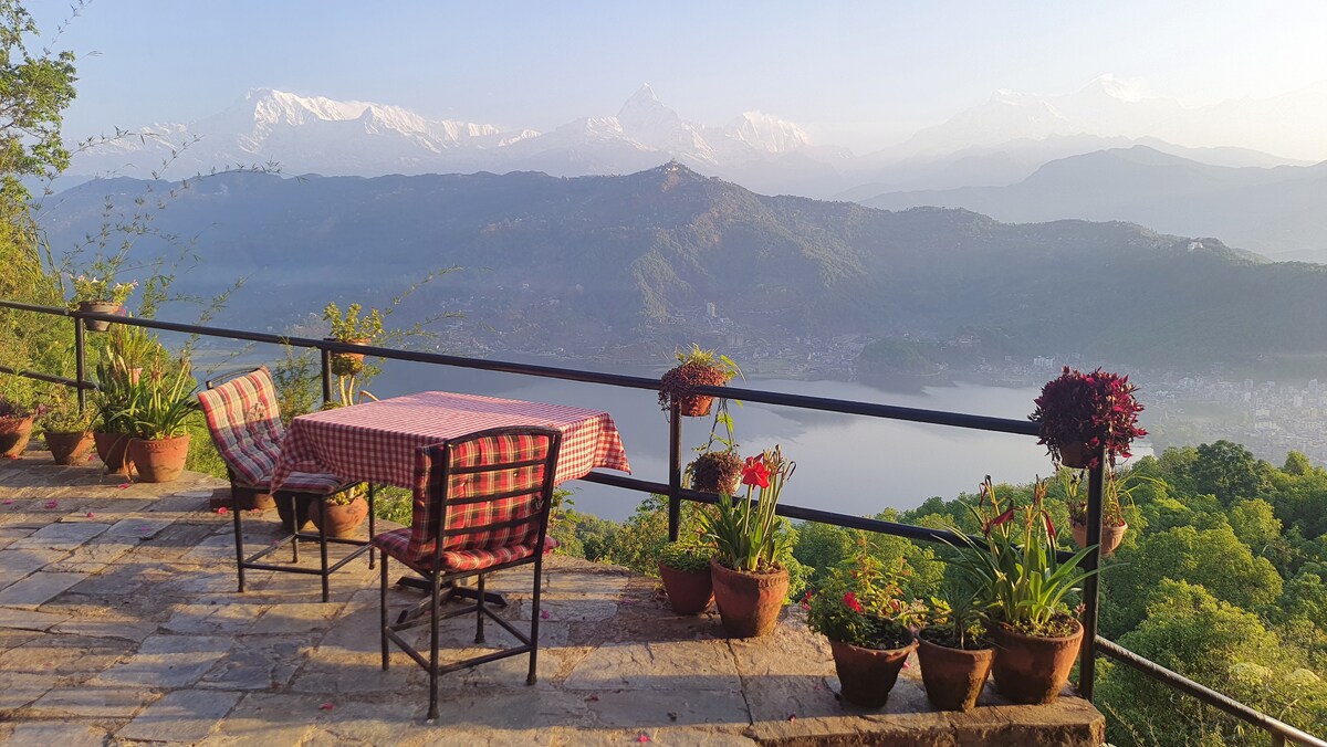 Peace Dragon Lodge. Twin room. Double aspect. — photo