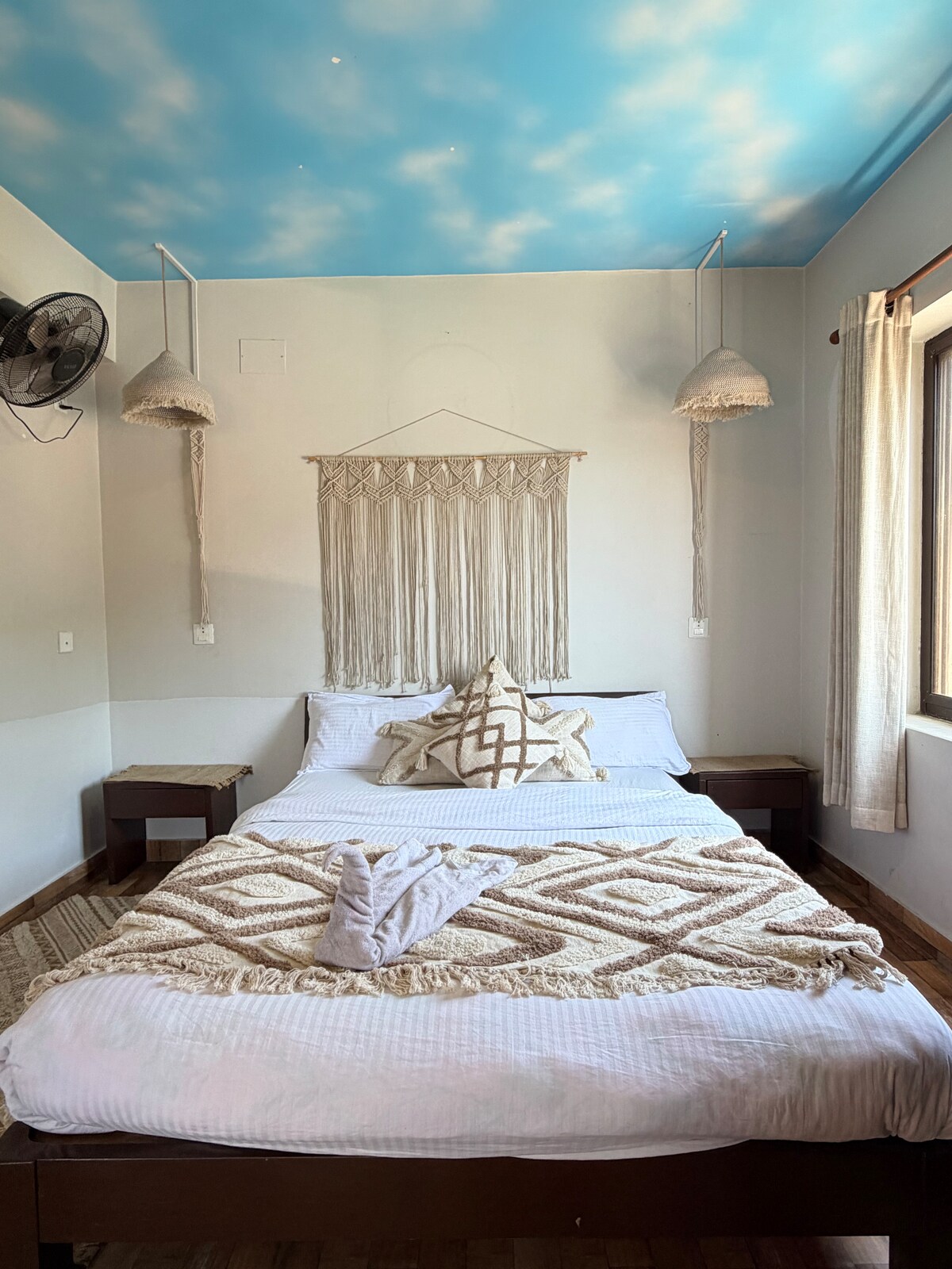 Modern Private Room Near Phewa Lake — photo