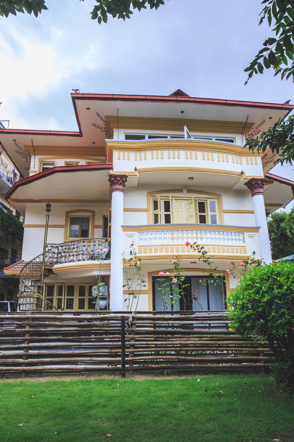 Deluxe Room with Private Bathroom and AC — photo