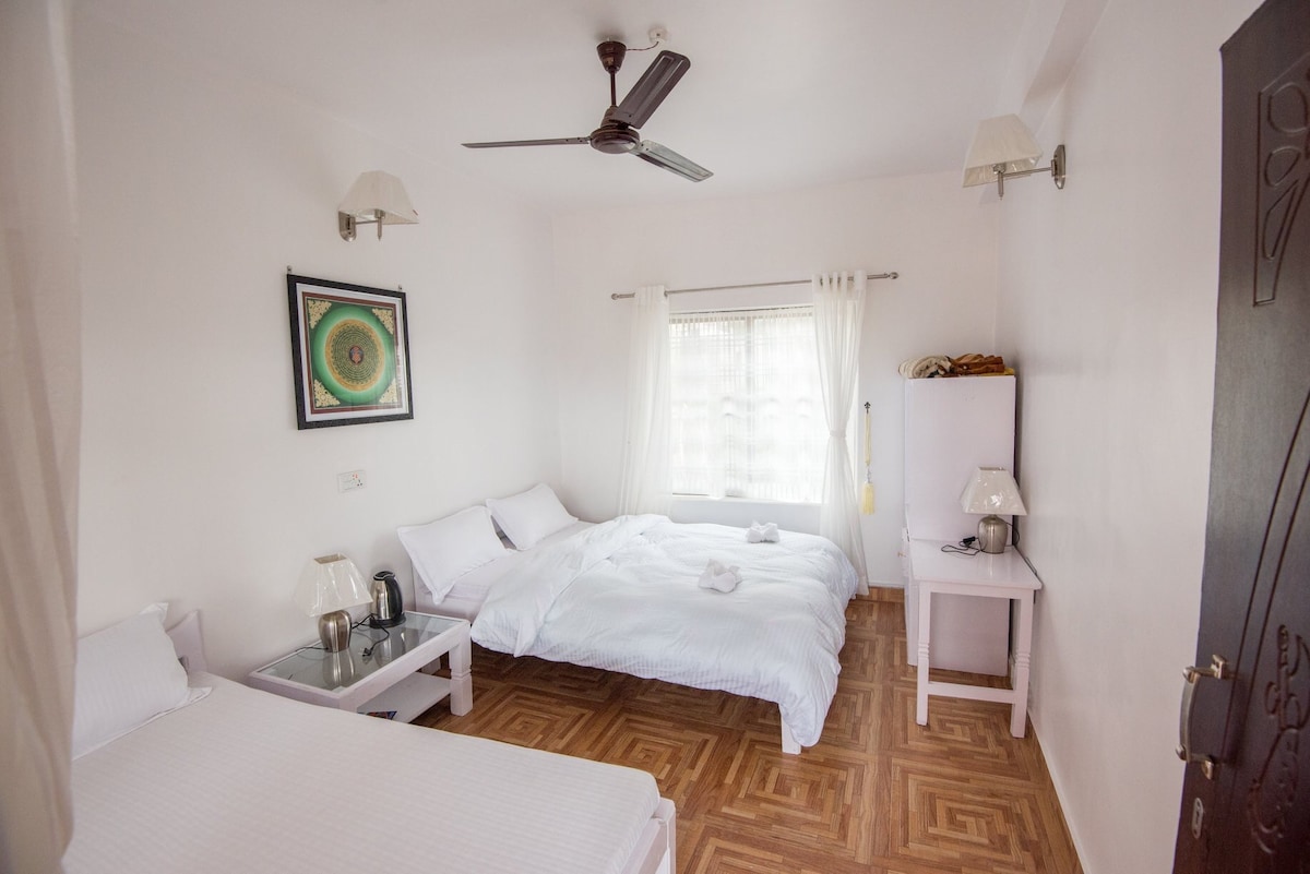 Lake Boutique Hotel and garden restaurant 3