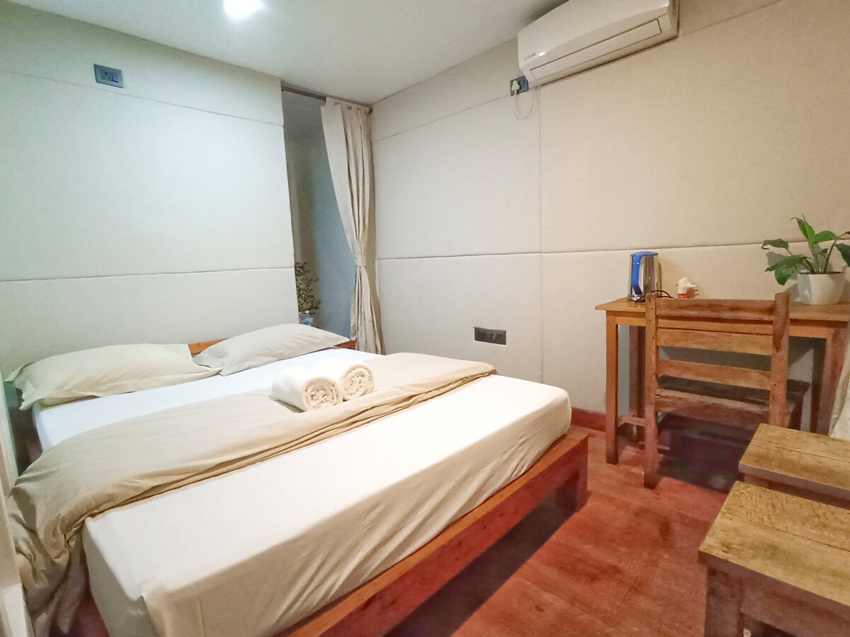 Ranas Cottage # 1-Queen X1 bed ( double bed) AC