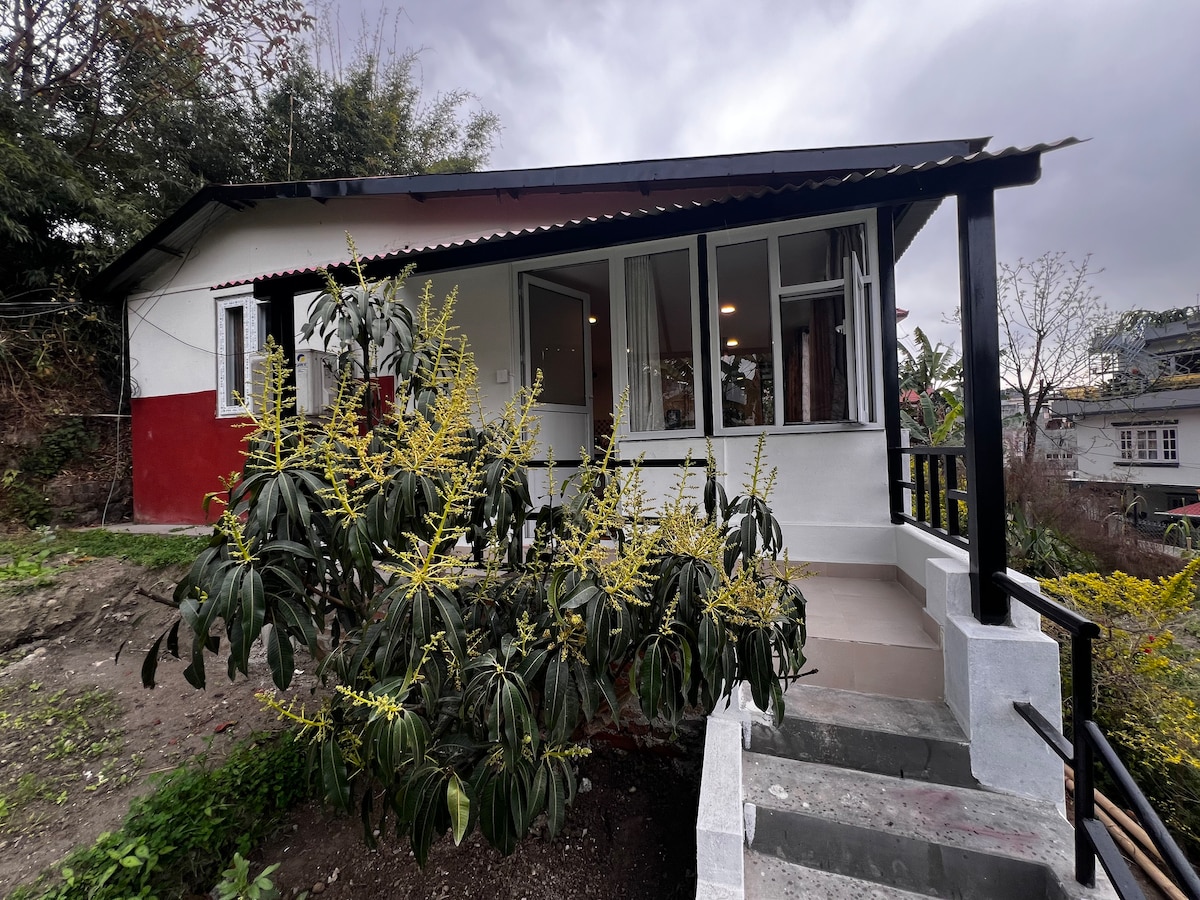 Avocado Accommodations- Lovely One BR tiny cottage — photo