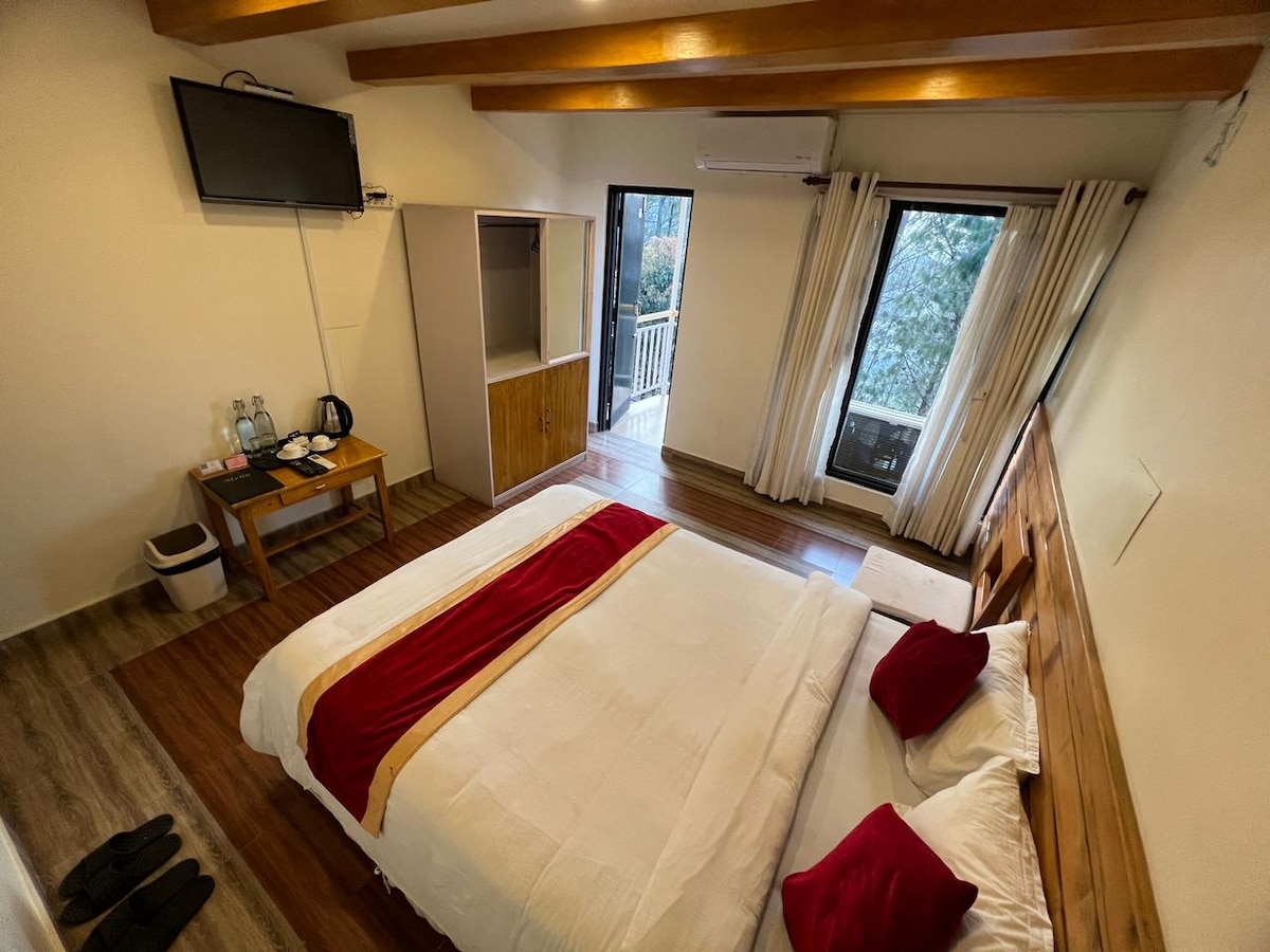 The Lapsi Tree Deluxe Room — photo