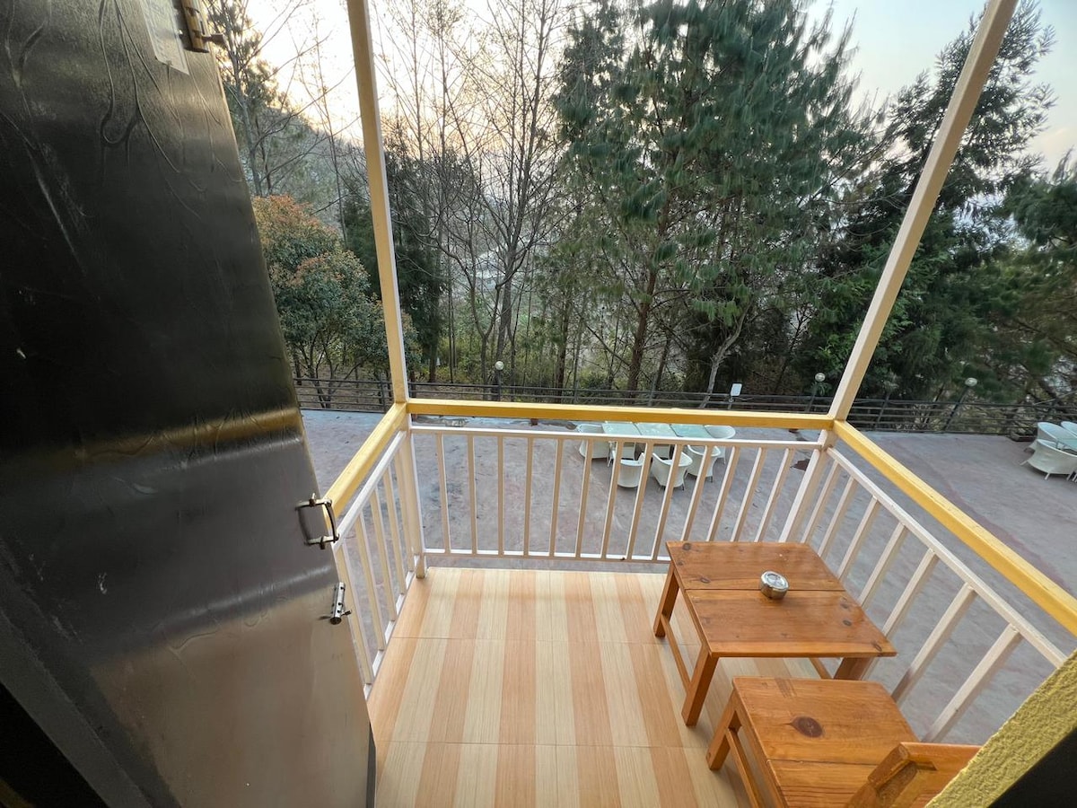 The Lapsi Tree Deluxe Room — photo