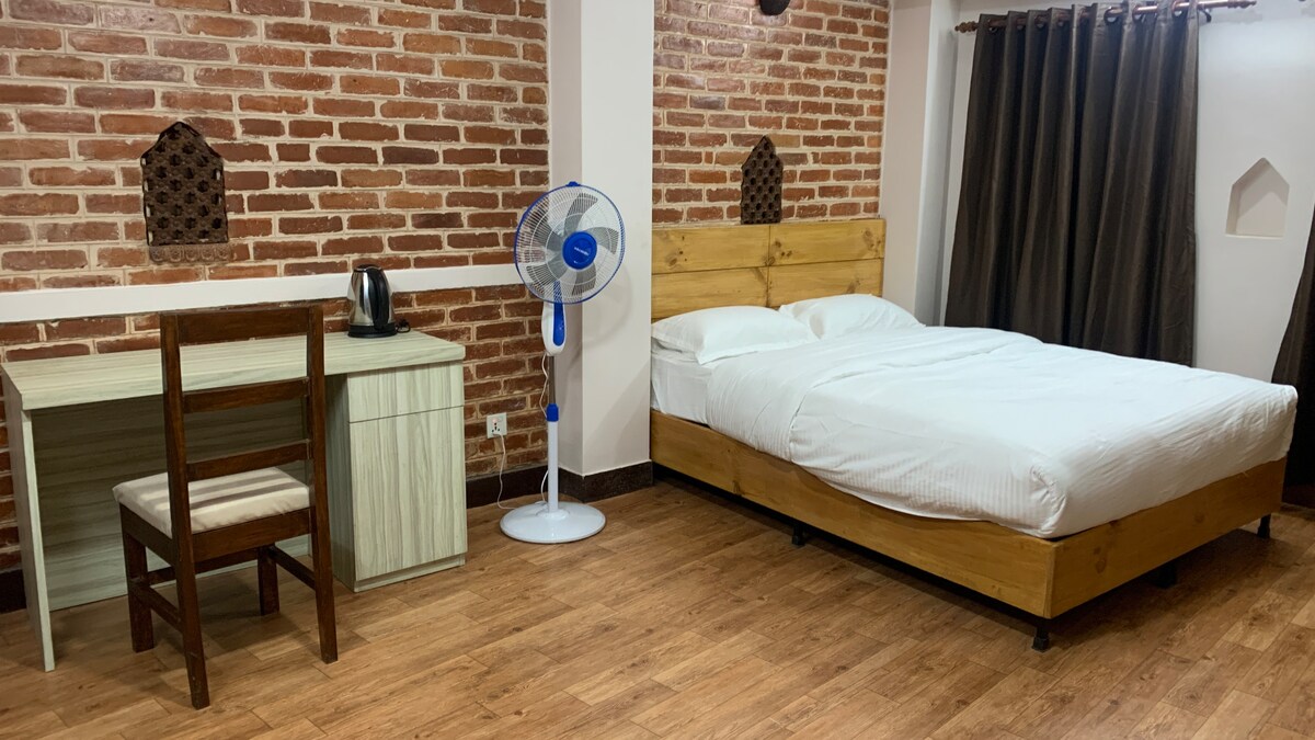 Queen size bedroom in Patan Pilachhen Community