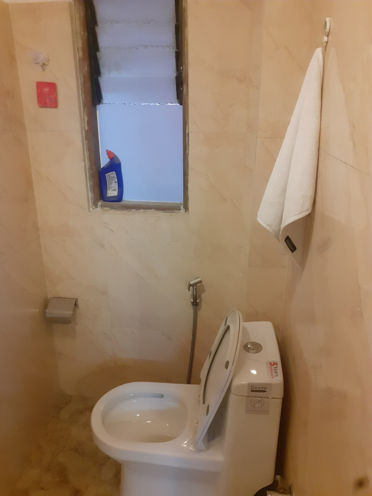 Queen size bedroom in Patan Pilachhen Community — photo