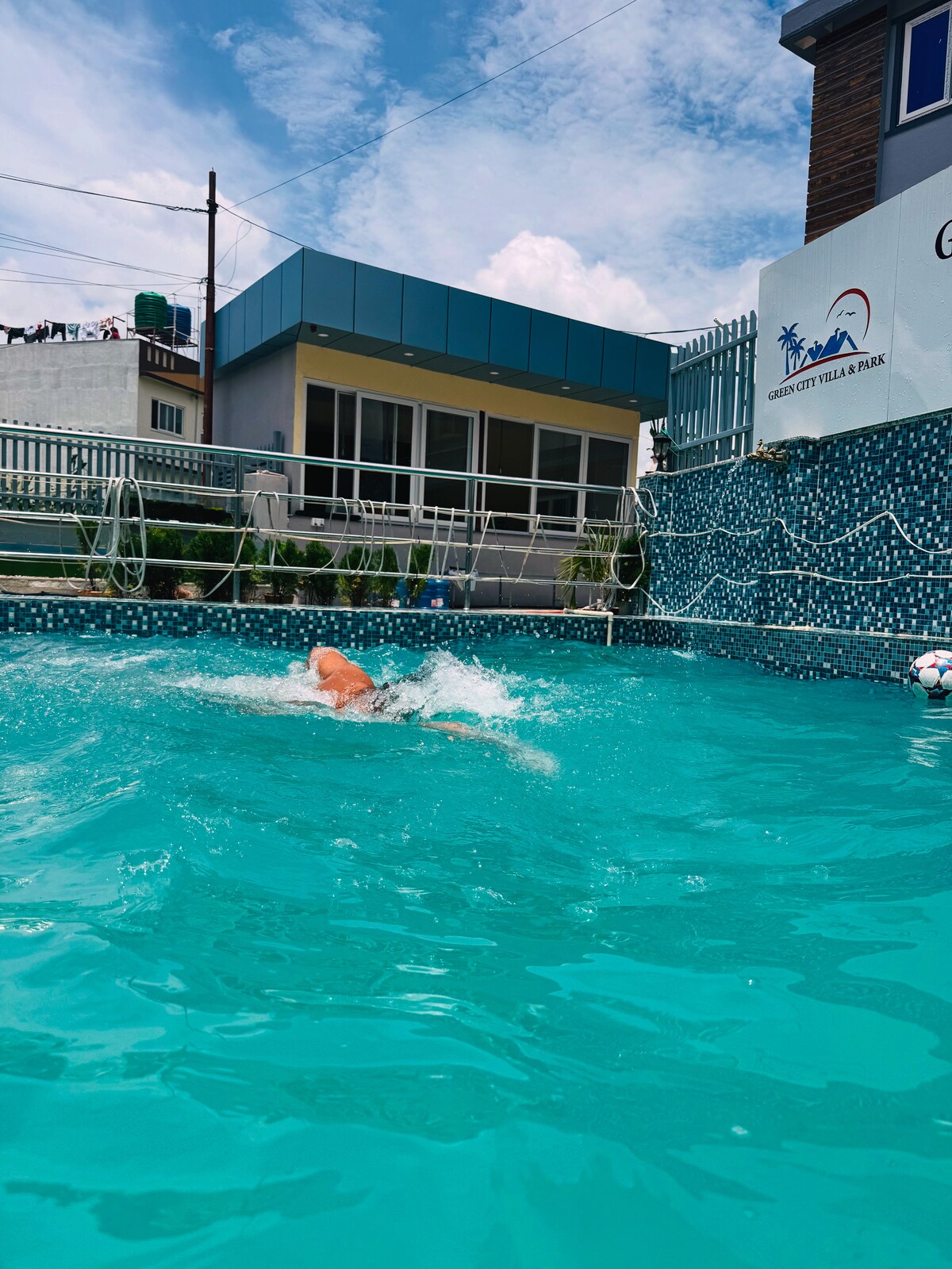 best place for peace and near airport and city — photo