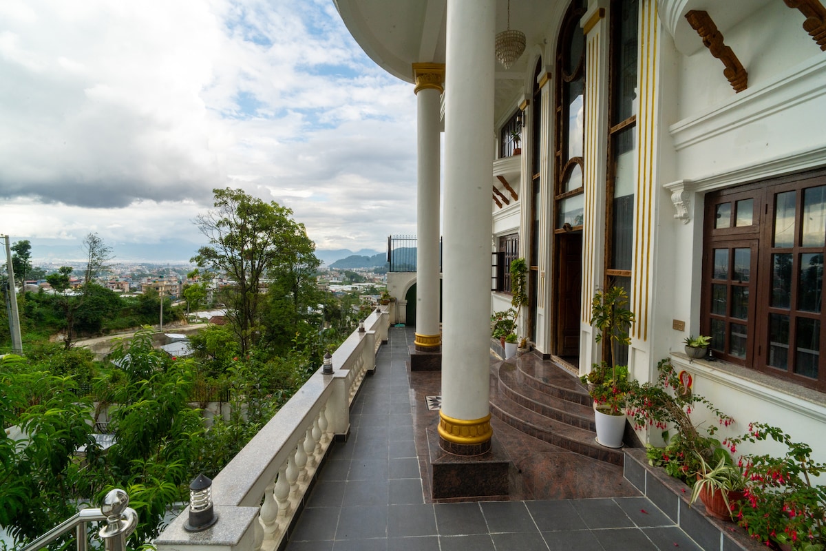 The White House Villa: 8 Bedroom swimming pool — photo