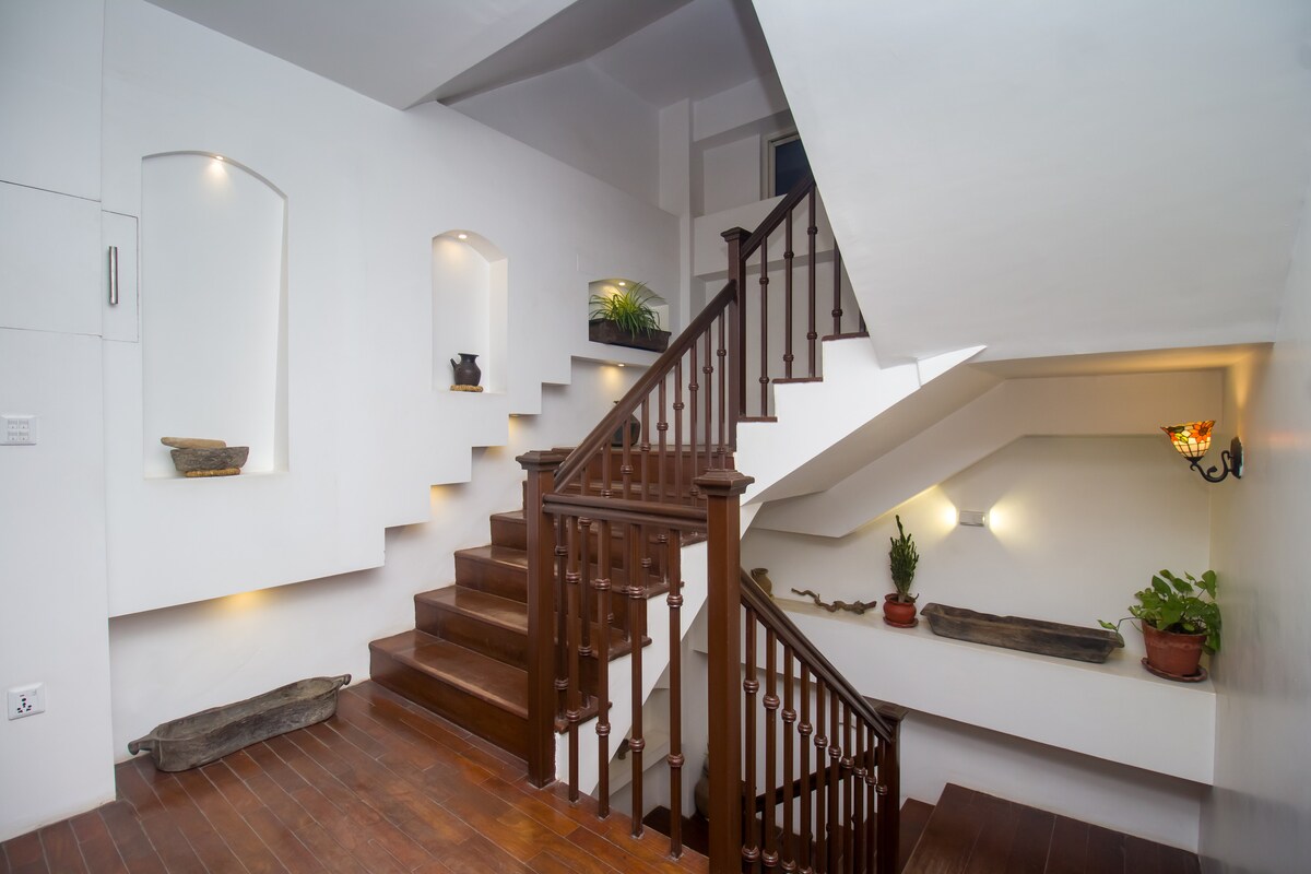 Yalamul Garden @ Patan Durbar Square Room 303 — photo