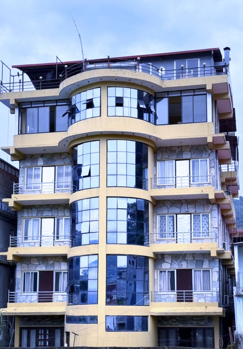 Cozy Lakeview Balcony Room