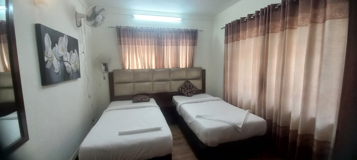 near major markets Central cozy accessible