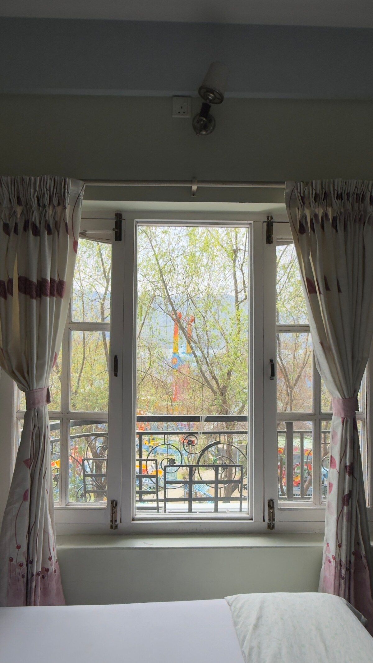 Cozy Twin bed Room w/ Balcony | Lakeside — photo