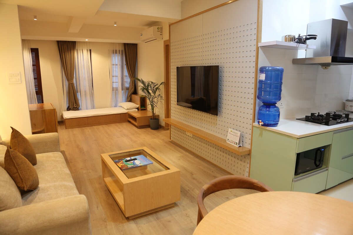 Cozy furnished apartment at vibrant Assan Street.