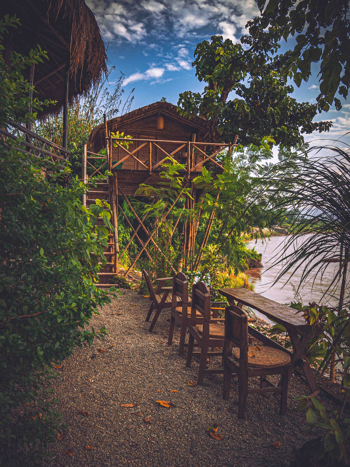 Bamboo Tree House - Happy Lemon Tree Lodge — photo