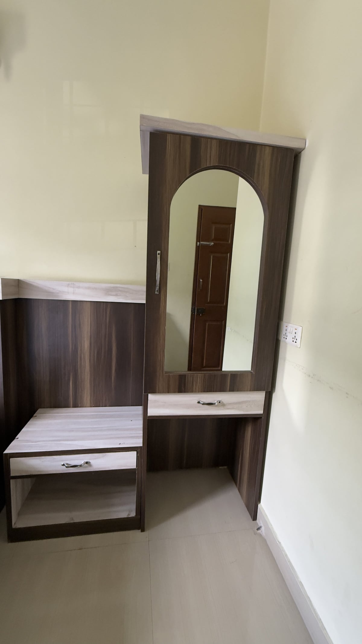 Cozy room w/ bathroom attached — photo