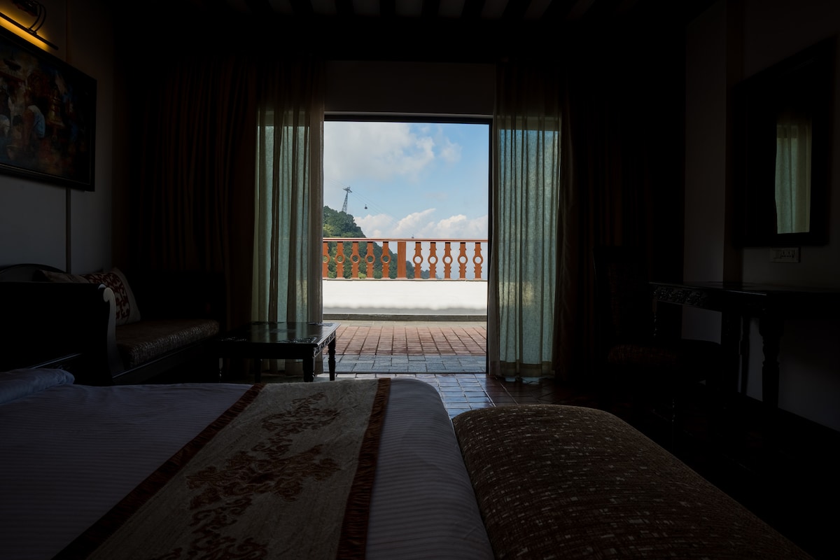 Deluxe Mountain View Room - Free Cable Car Ride — photo