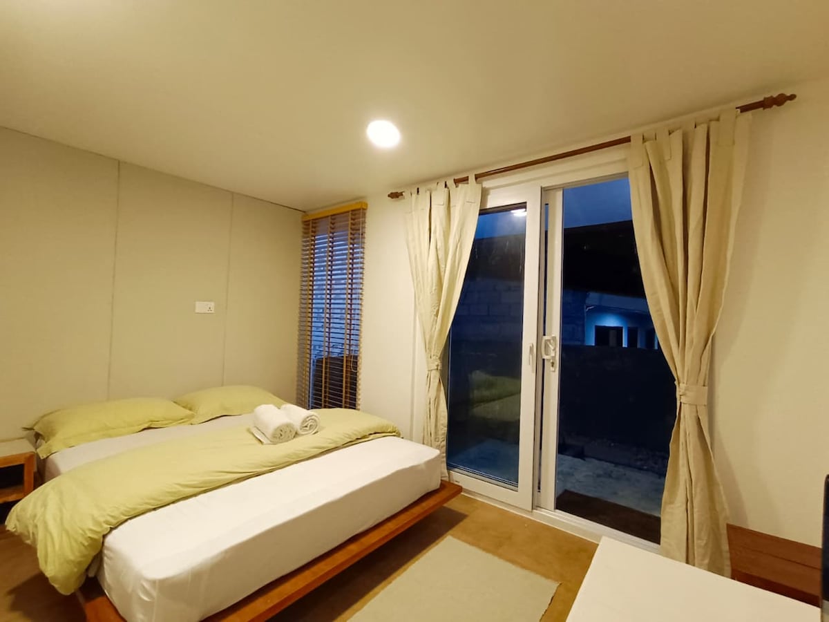 Modern Micro Studio | Private Ground Floor Comfort