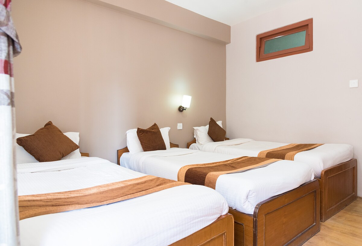 Triple room with private bathroom — photo