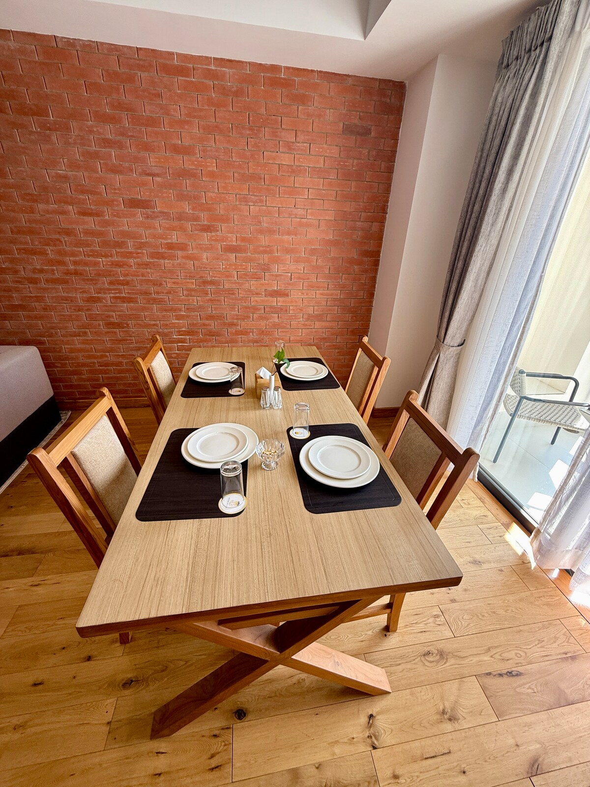 Lakeside Bliss-2BR Apt with Infinity pool &parking — photo