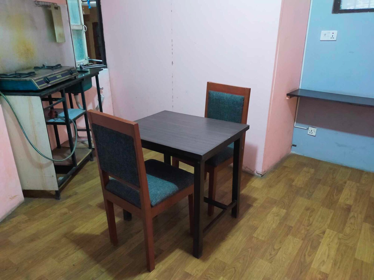 Private Rooms in Oldest Market