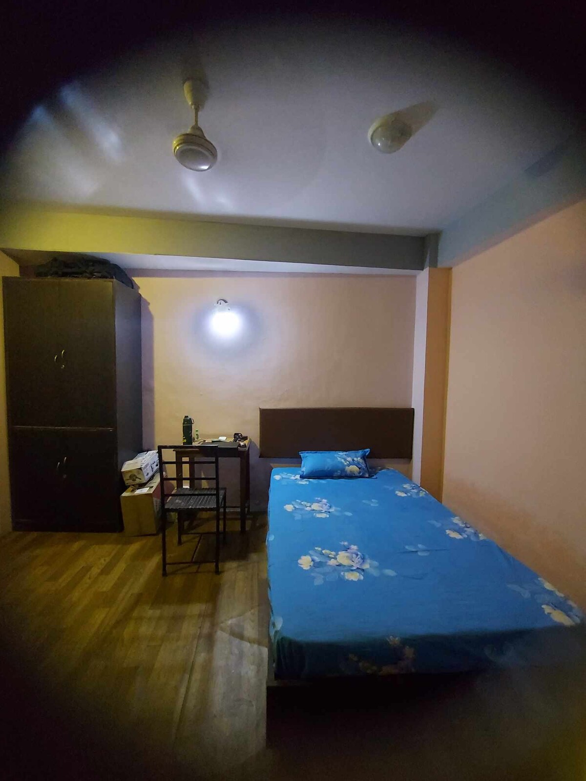 Private Rooms in Oldest Market — photo