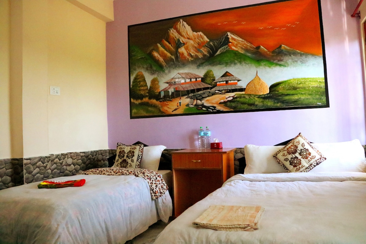 One single and One Double bedroom in Sauraha — photo