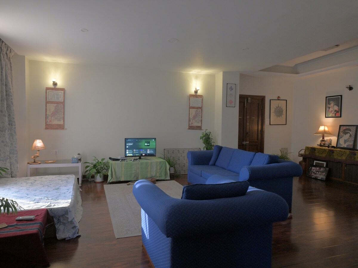 Spacious Apartment in Lalitpur with a Bathtub — photo