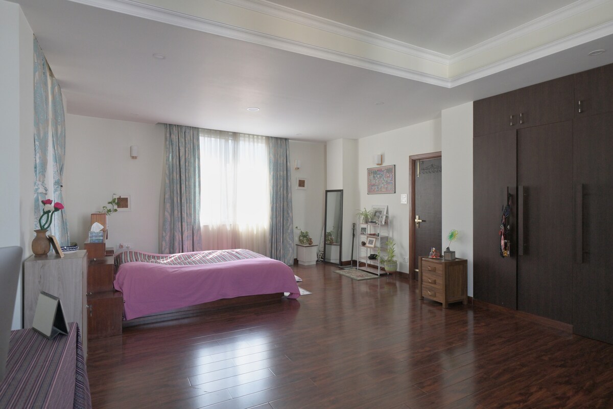 Spacious Apartment in Lalitpur with a Bathtub — photo