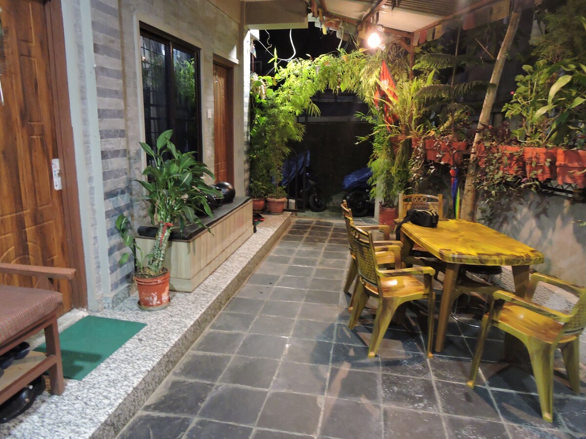 Rooftop two Bed Rooms with Lake View And a Terrace — photo